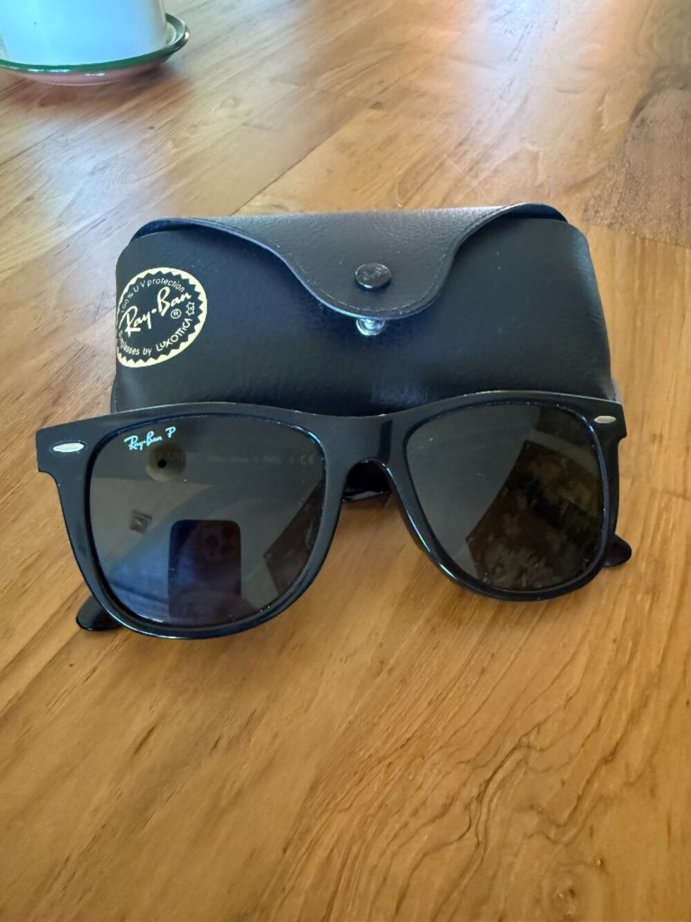 Ray-Ban Black Wayfarer Sunglasses RB 2140-F